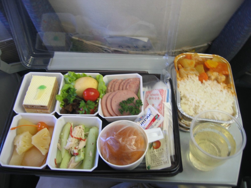 dprk-0190-B-air koryo lunch